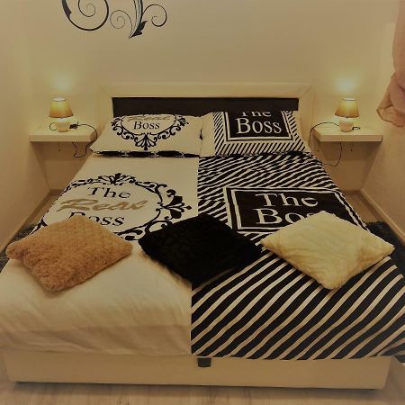 Sweet Dreams Apartment Varazdin Bagian luar foto